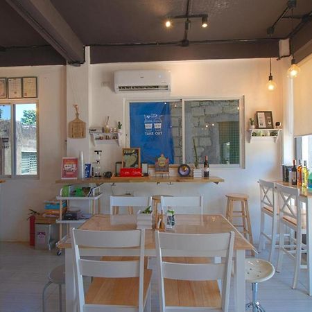 Hometel Barrio House Mactan Lapu-Lapu City Esterno foto