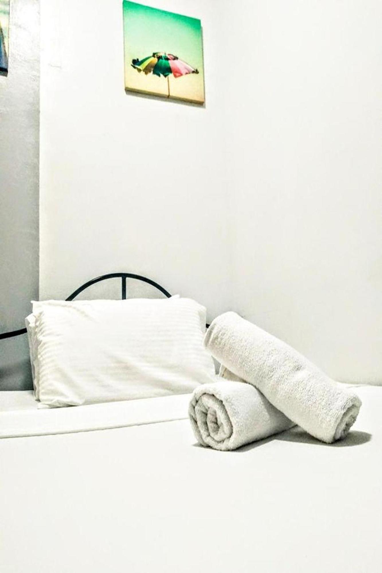 Hometel Barrio House Mactan Lapu-Lapu City Esterno foto