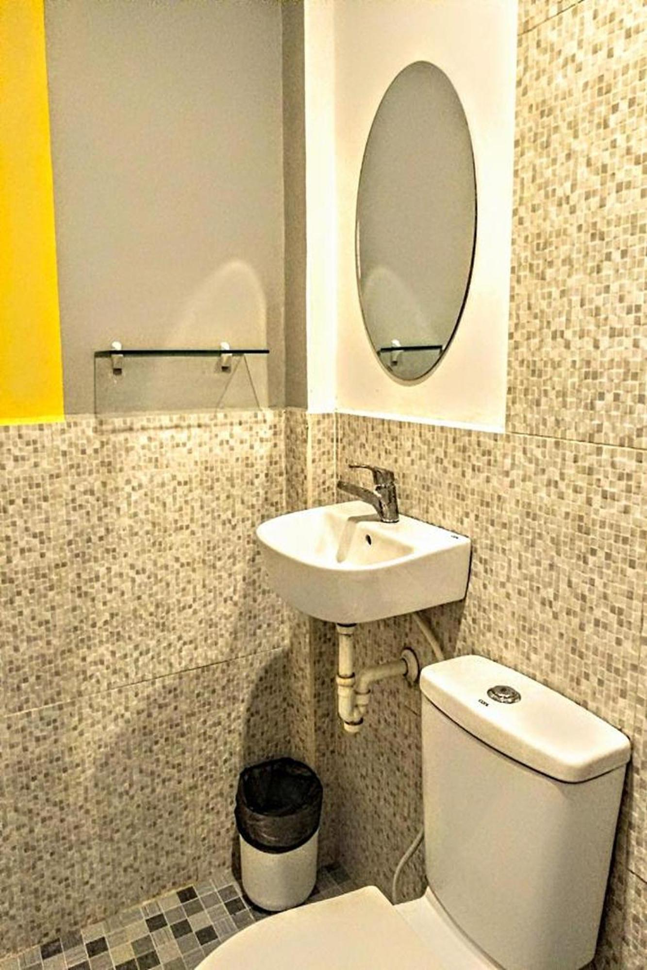 Hometel Barrio House Mactan Lapu-Lapu City Esterno foto