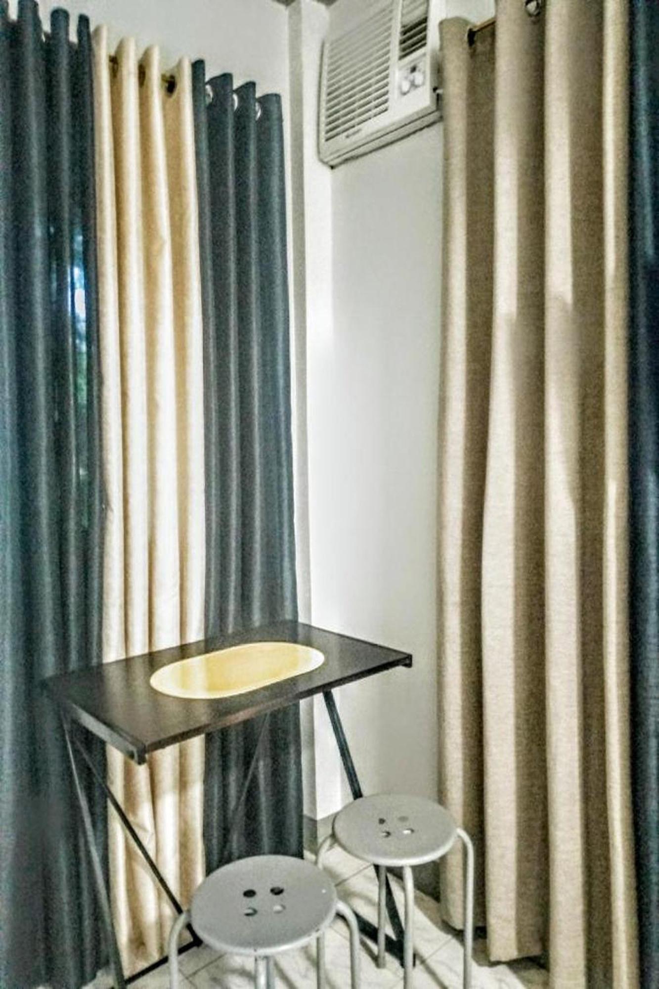 Hometel Barrio House Mactan Lapu-Lapu City Esterno foto